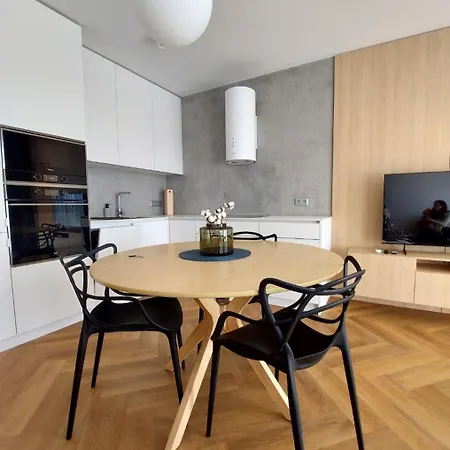 Emotions S Privat Garage Parking Free * קושיצה